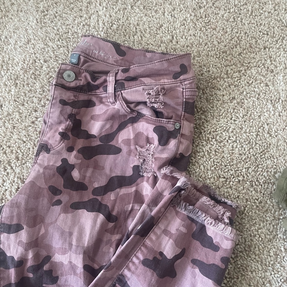 New York and Company Camo Jeggings